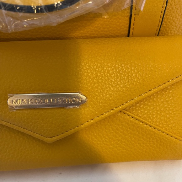 Christine Satchel and Wallet by Mia K. - Picture 6 of 6